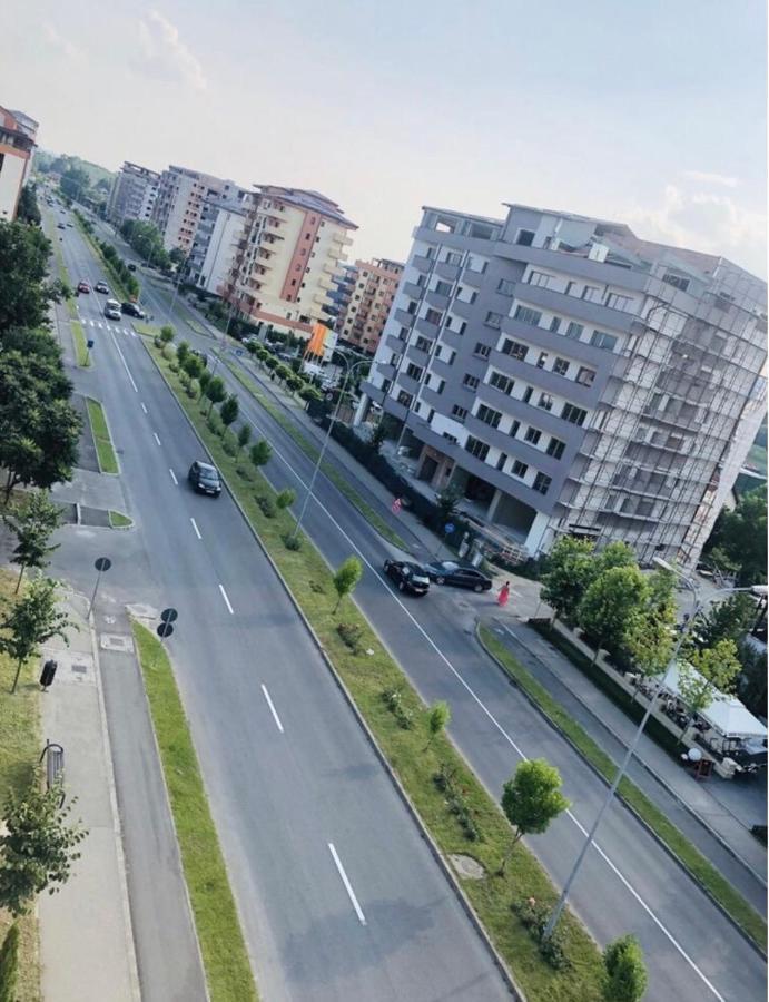 Apartment Luxury Ramnicu Valcea Exterior foto